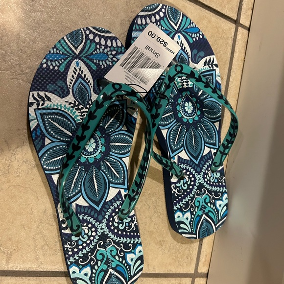NWT Vera Bradley women's Flip Flops - Picture 2 of 3